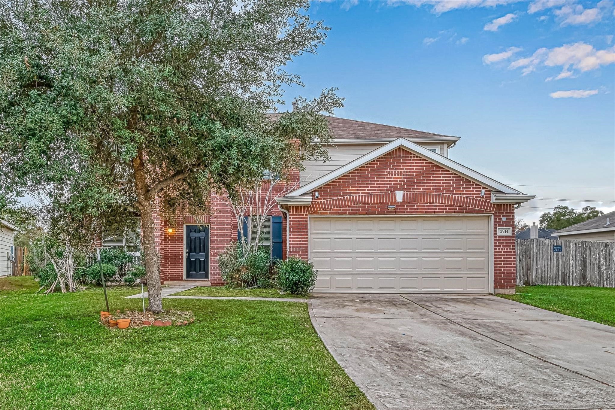 2914 Legends Knoll Drive Property Photo 1