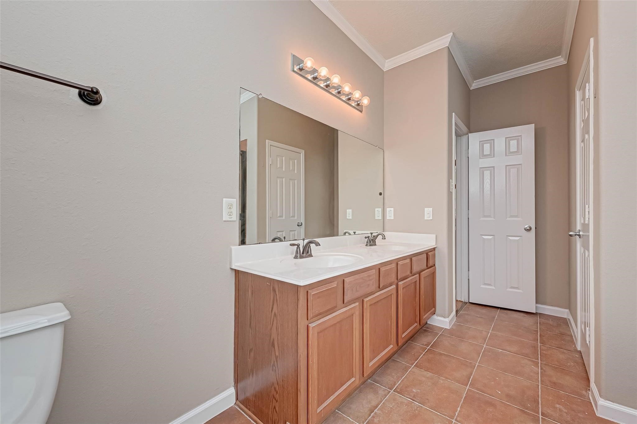 2914 Legends Knoll Drive Property Photo 5