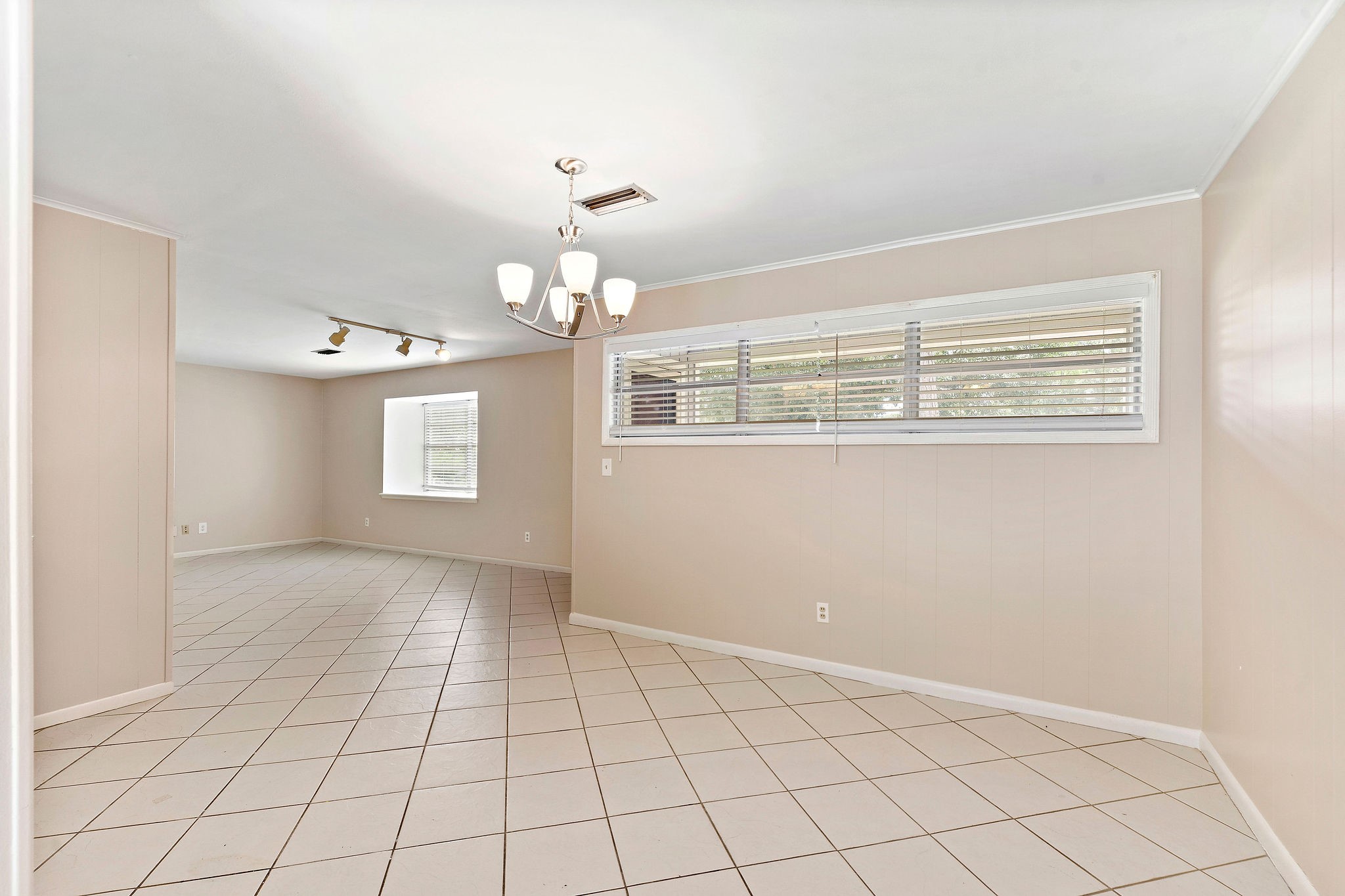 5522 Ariel Street Property Photo 6