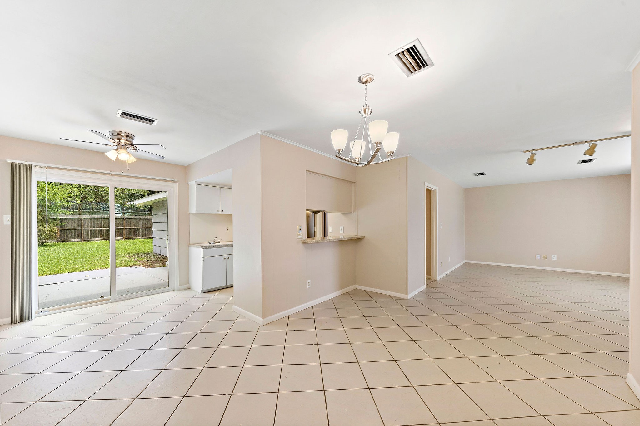5522 Ariel Street Property Photo 7