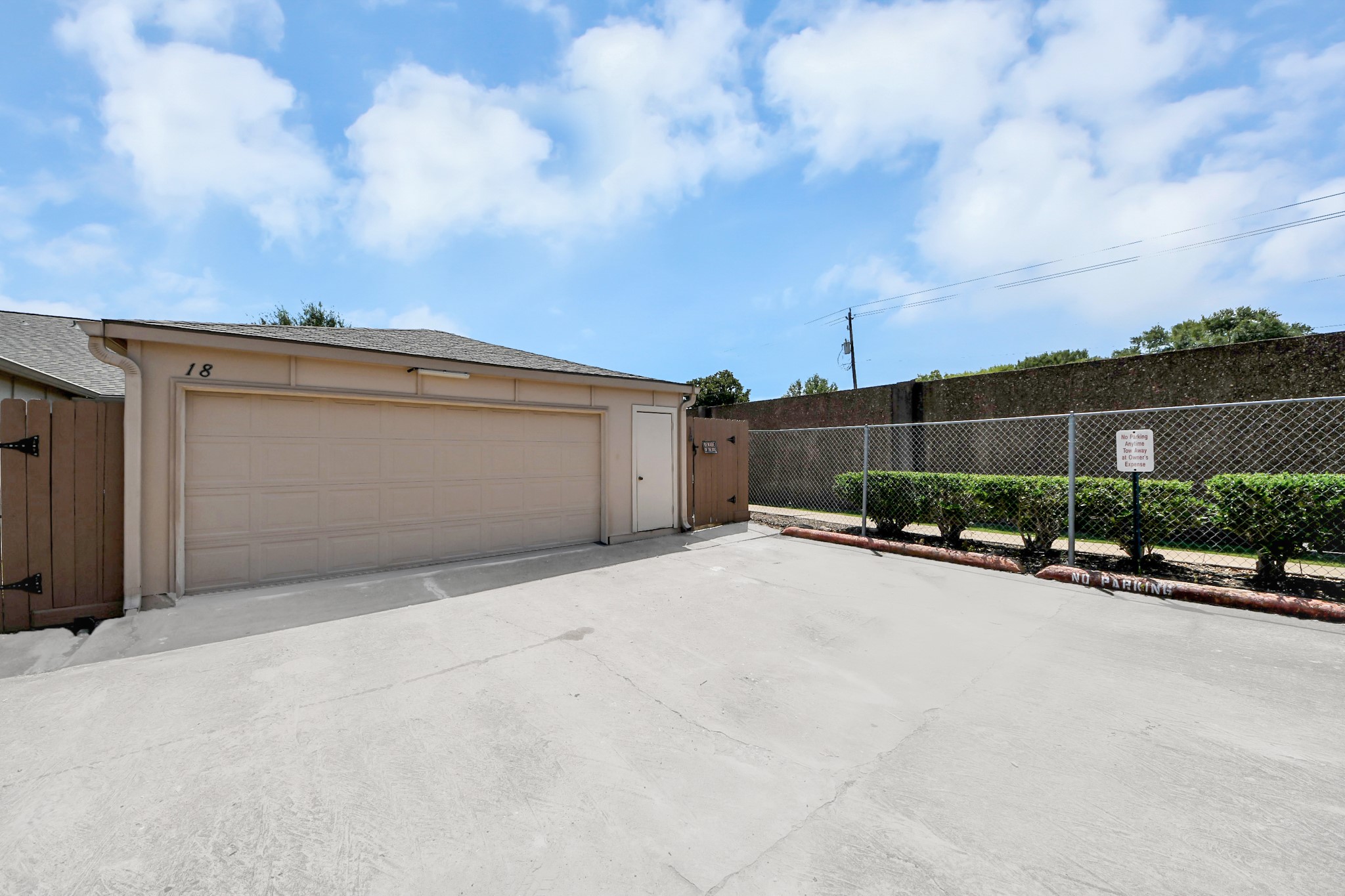 18 Barcelona Court Property Photo 19