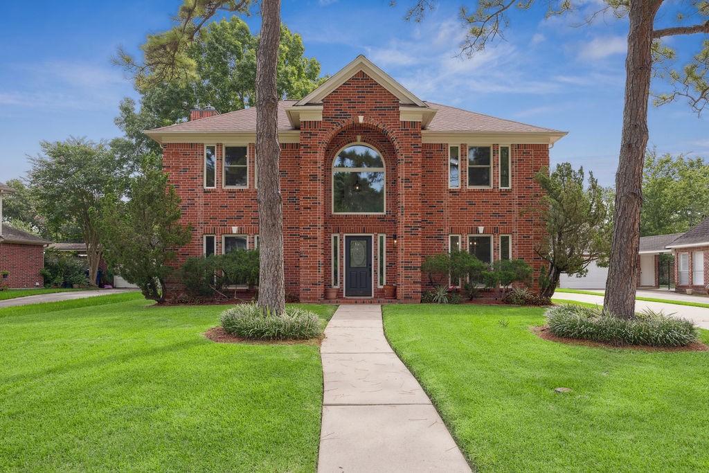 18302 Fernbluff Drive Property Photo 1