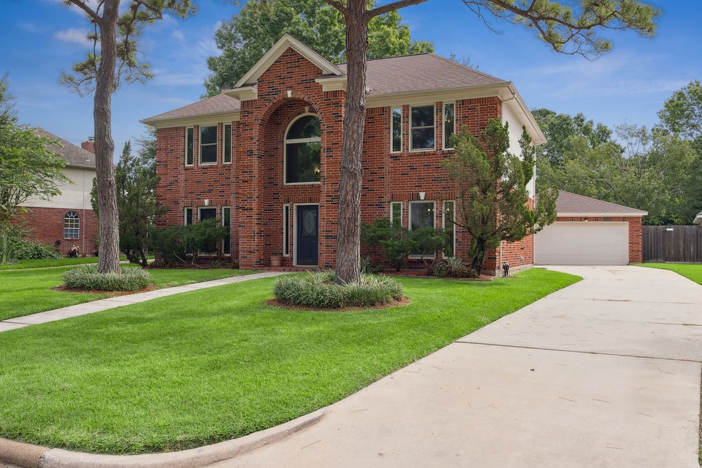 18302 Fernbluff Drive Property Photo 2