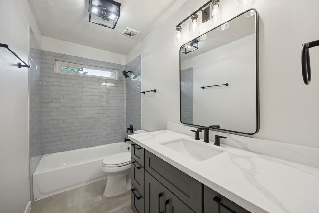 18302 Fernbluff Drive Property Photo 15