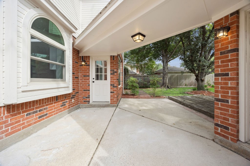 18302 Fernbluff Drive Property Photo 25