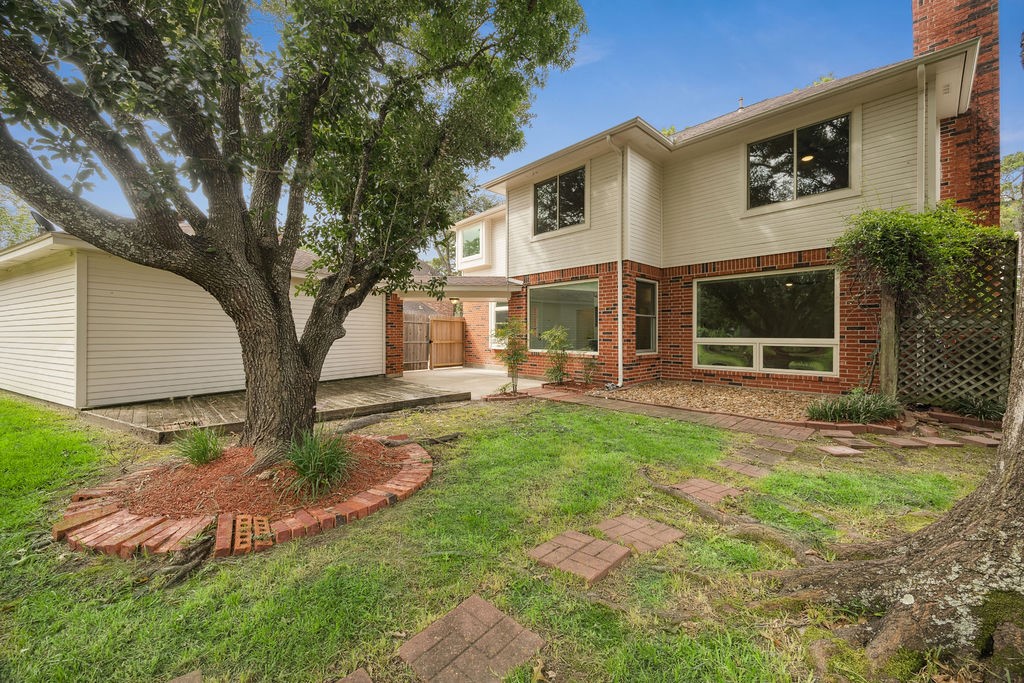 18302 Fernbluff Drive Property Photo 27