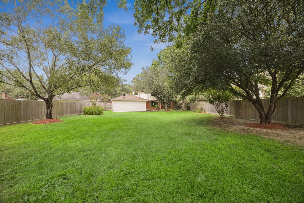 18302 Fernbluff Drive Property Photo 28