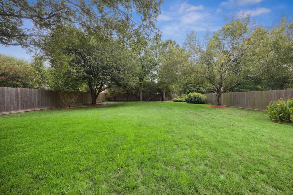 18302 Fernbluff Drive Property Photo 29