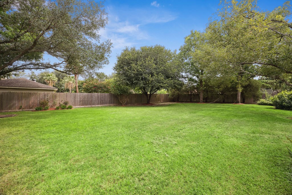 18302 Fernbluff Drive Property Photo 30