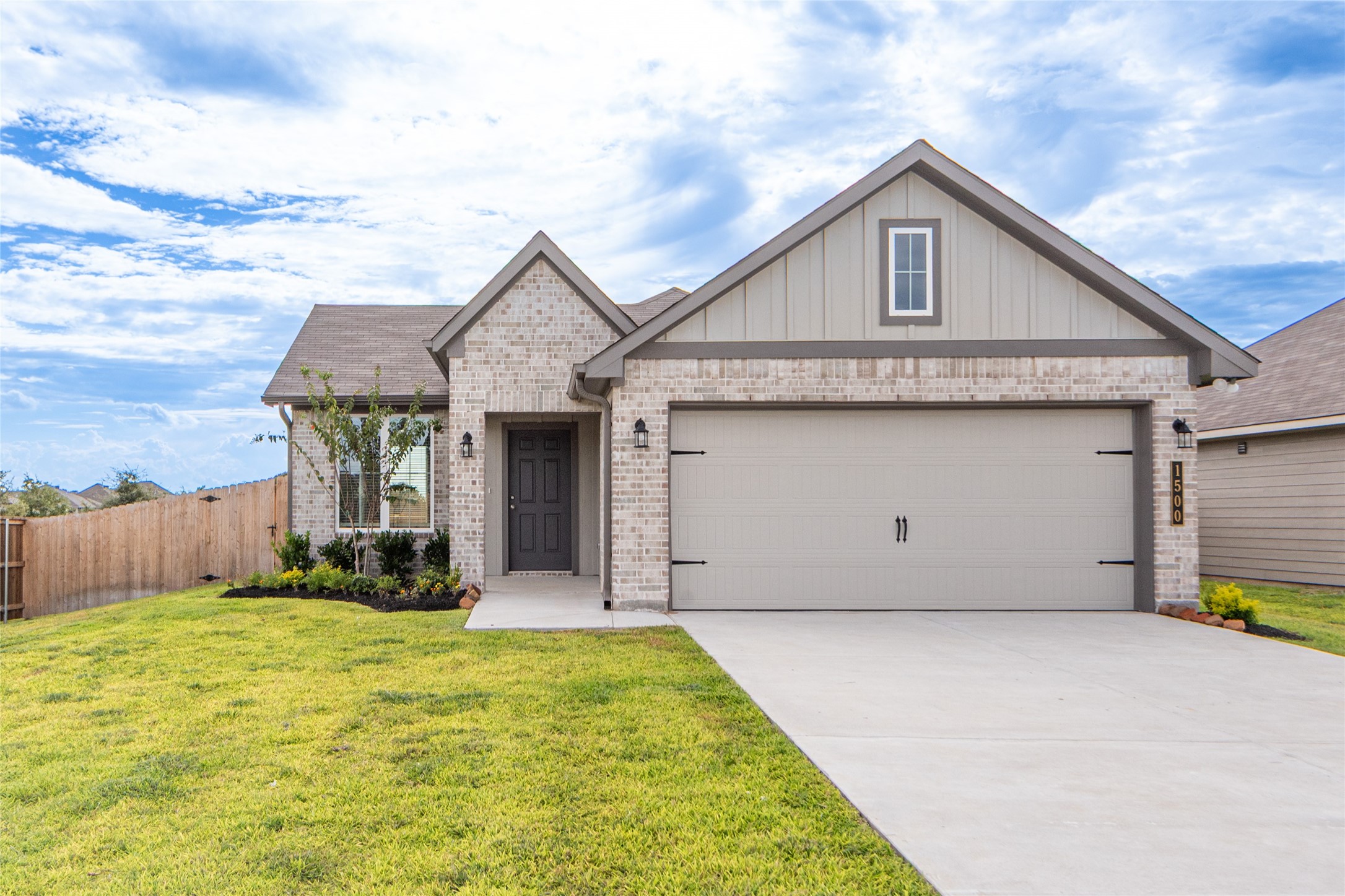 1500 Lake Ridge Drive Property Photo 1