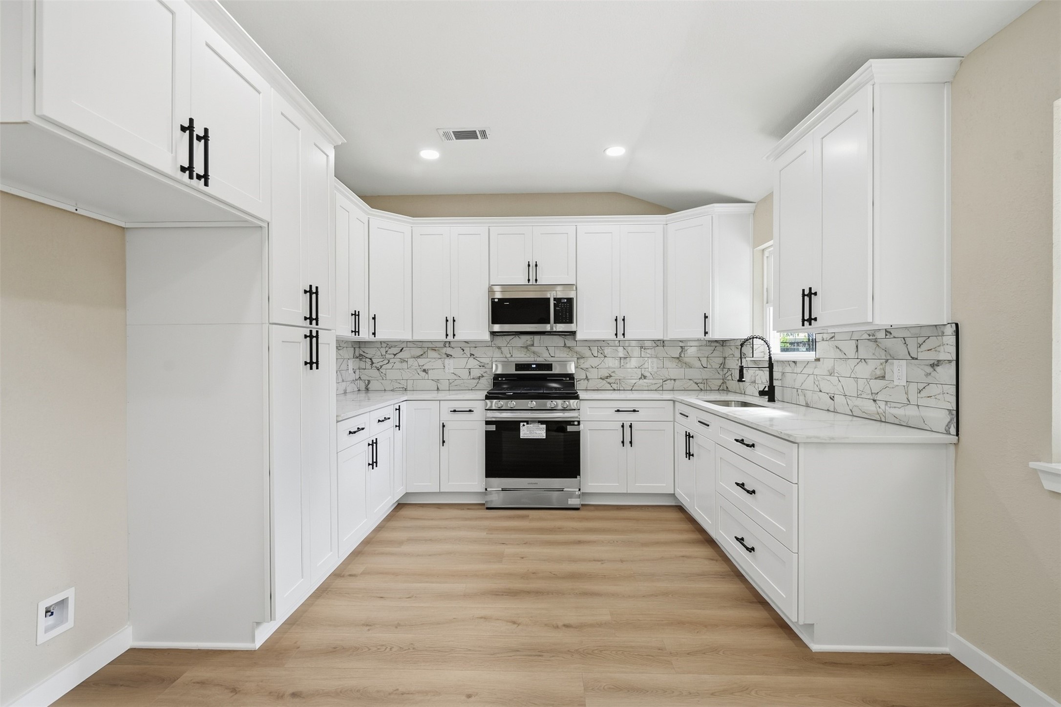 8902 Winding River Drive Property Photo 11