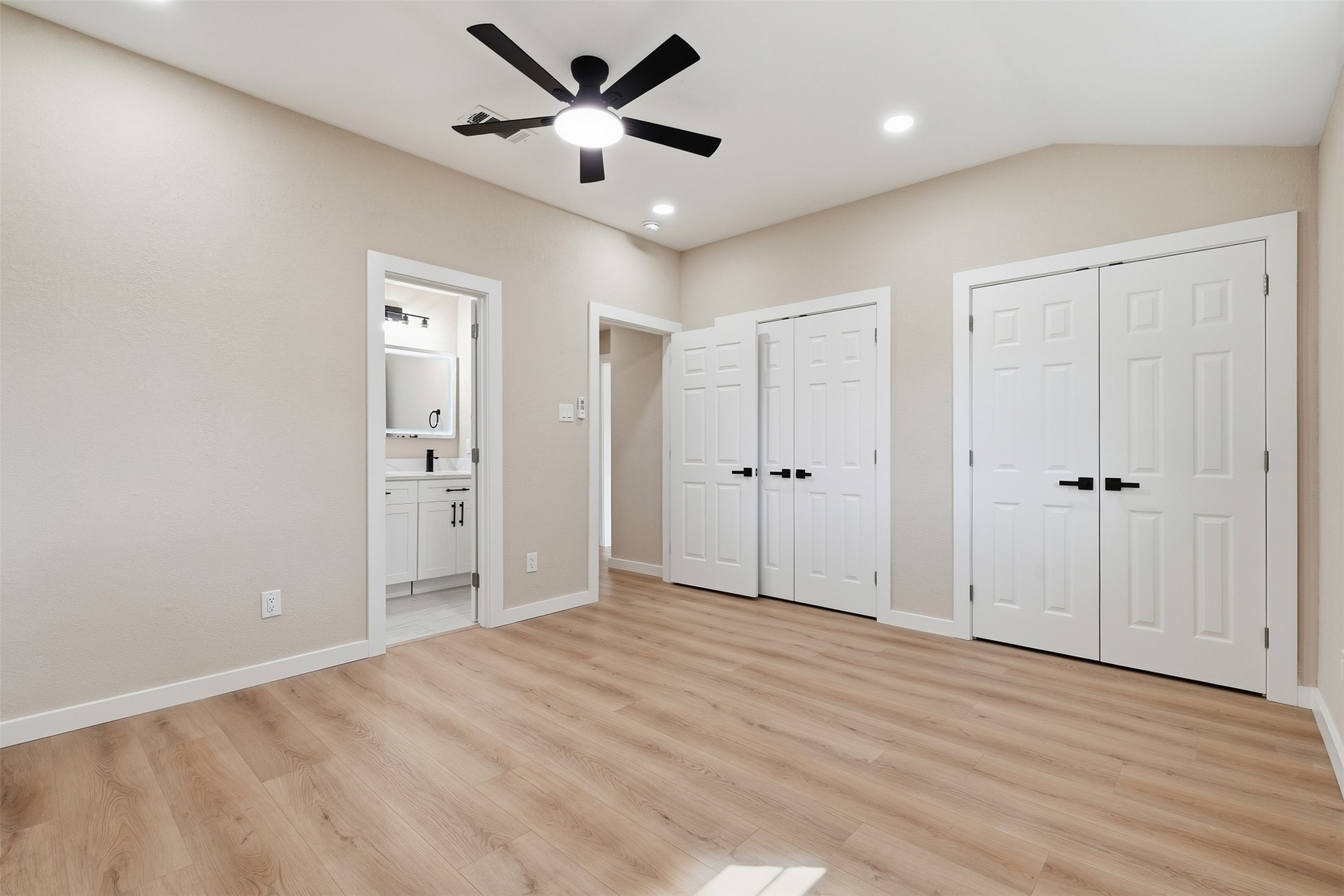 8902 Winding River Drive Property Photo 14