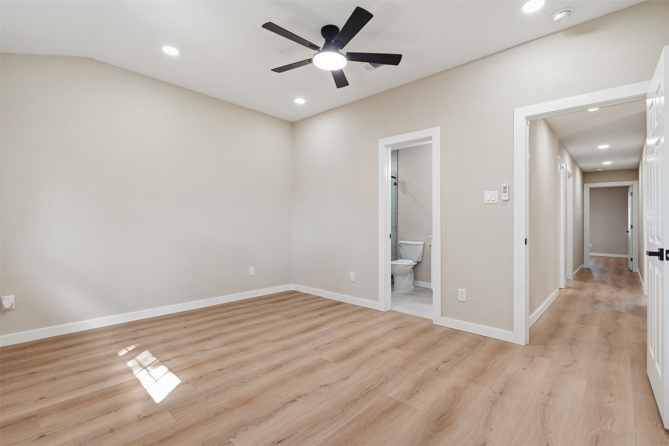 8902 Winding River Drive Property Photo 15