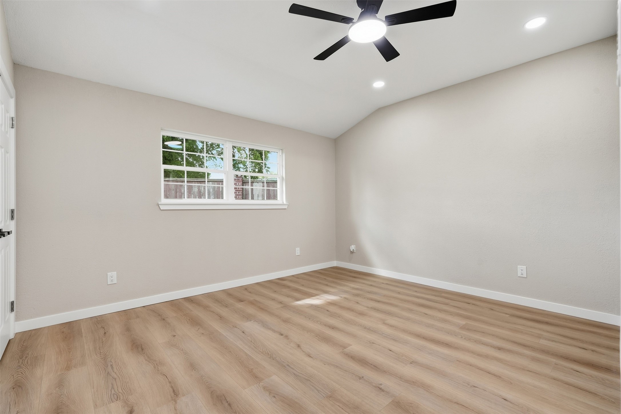 8902 Winding River Drive Property Photo 17
