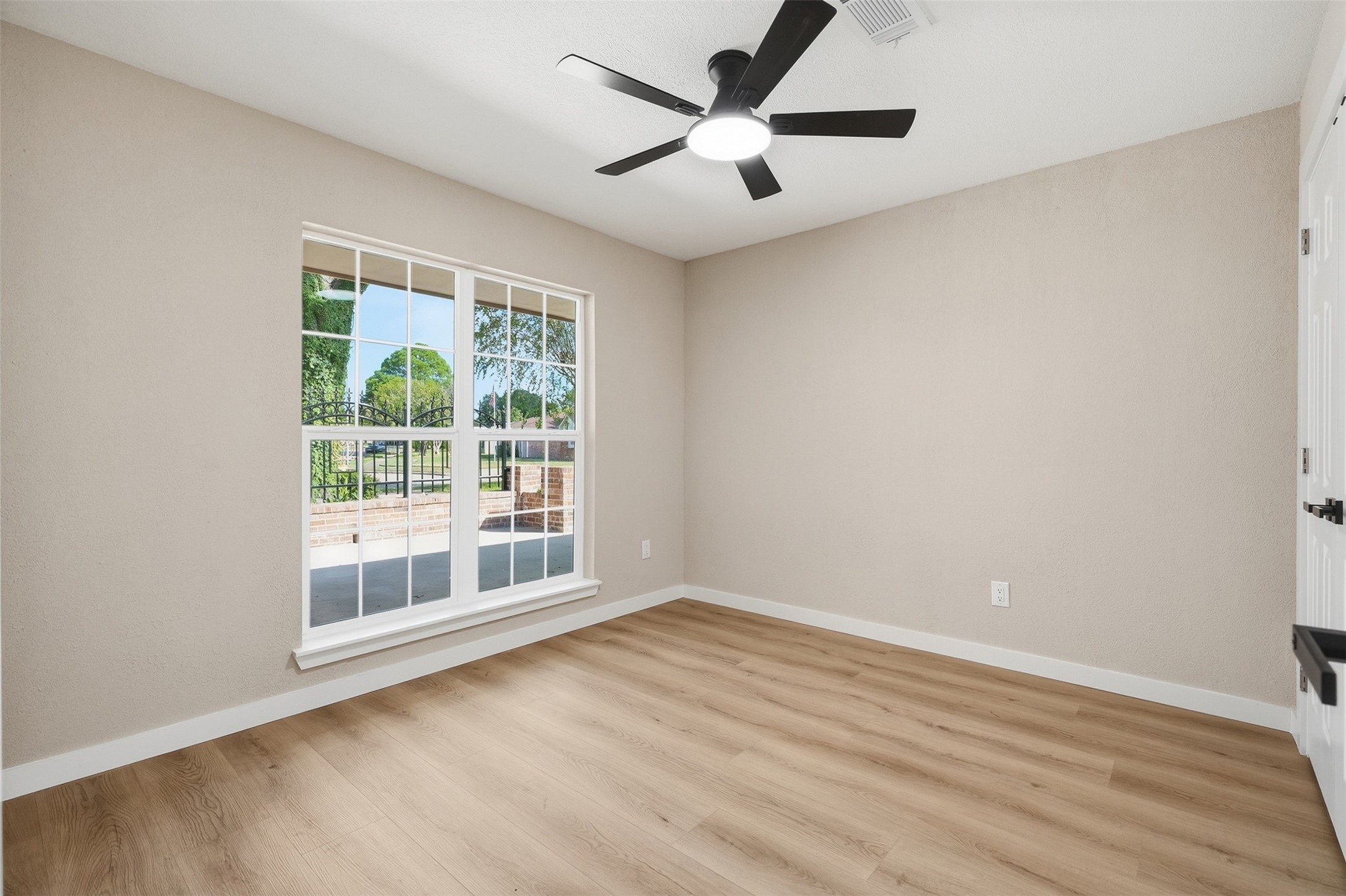 8902 Winding River Drive Property Photo 25