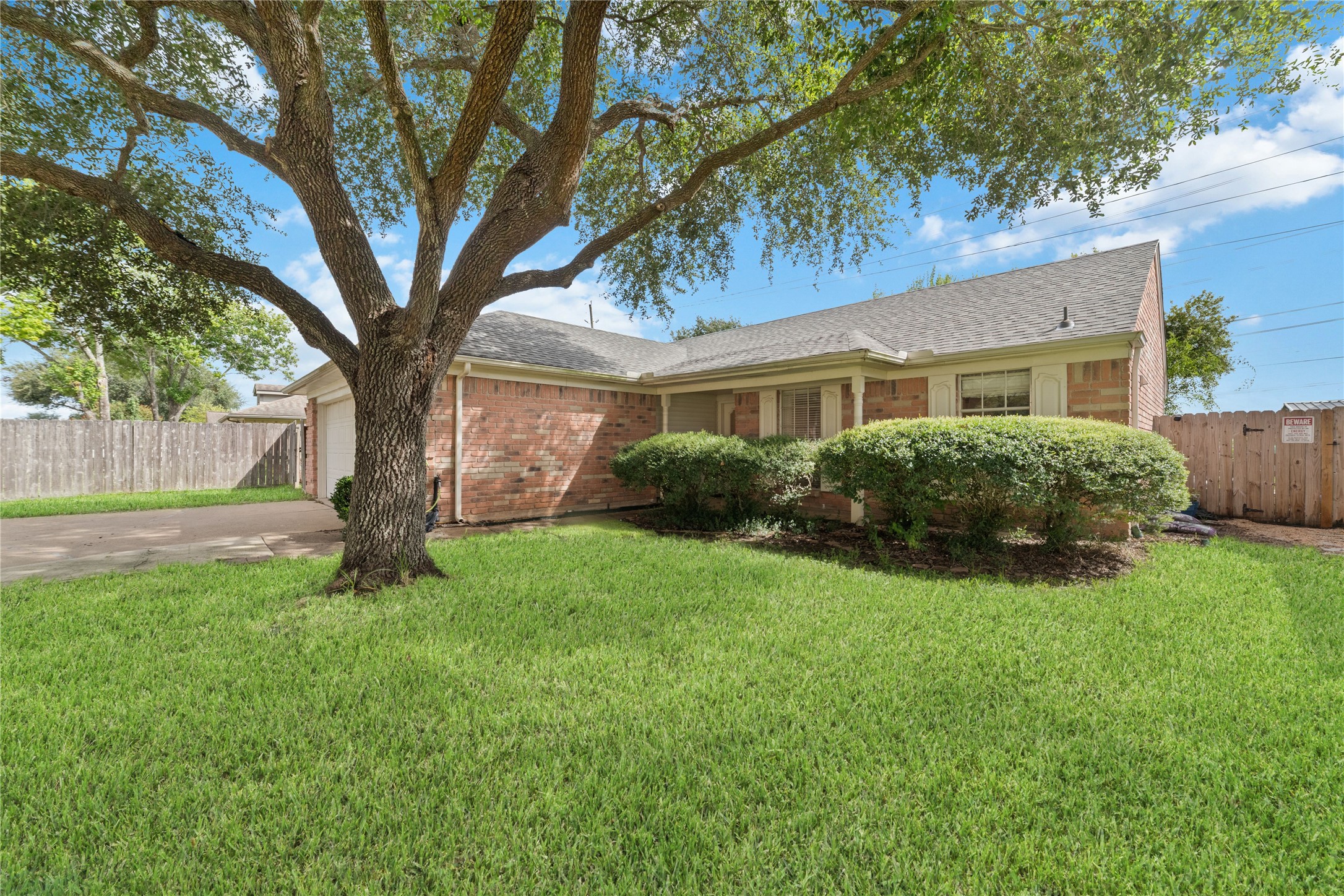 3131 E Heatherock Circle Property Photo 2