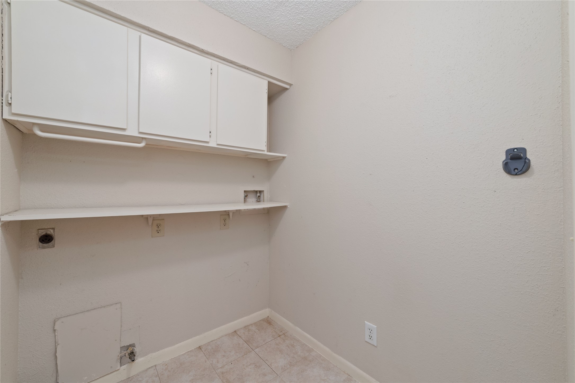 3131 E Heatherock Circle Property Photo 4