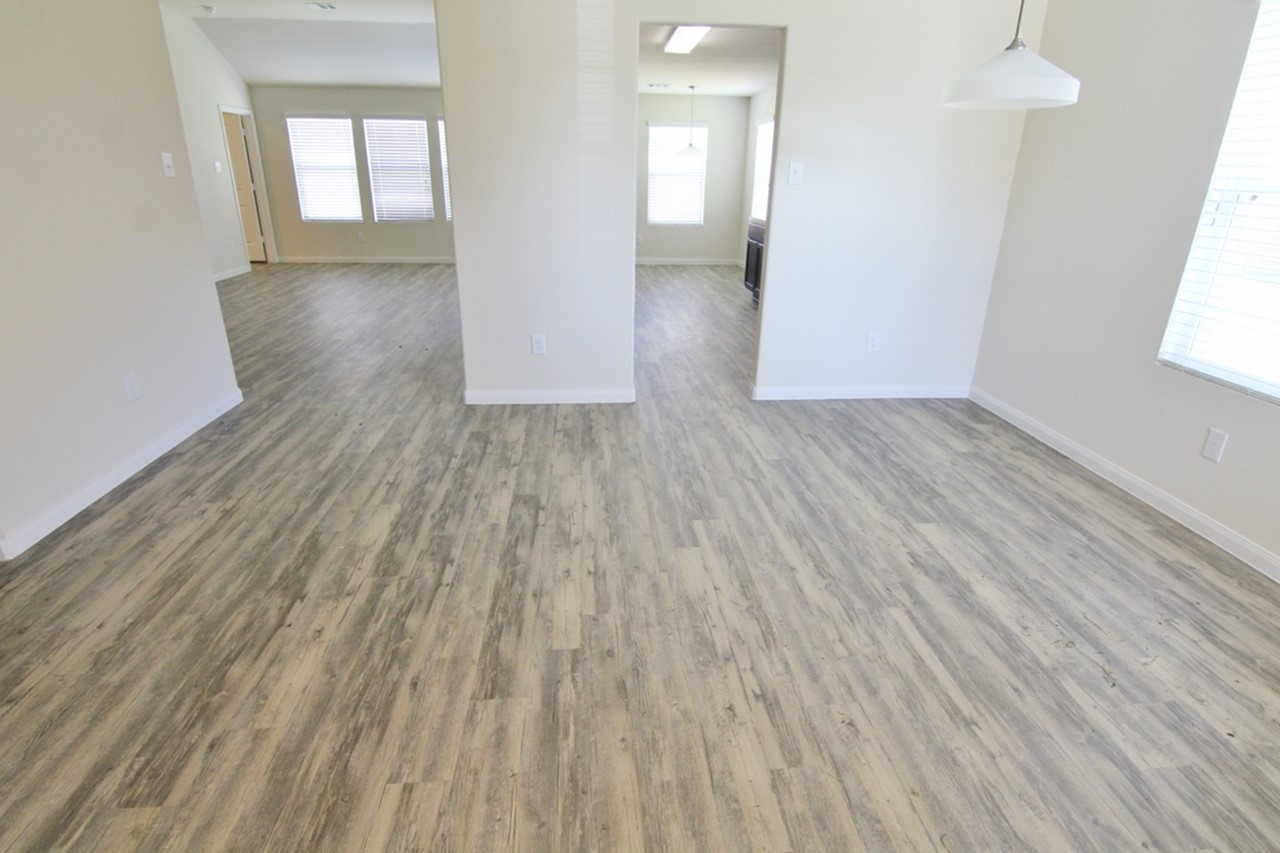 18 Leisure Shore Court Property Photo 7