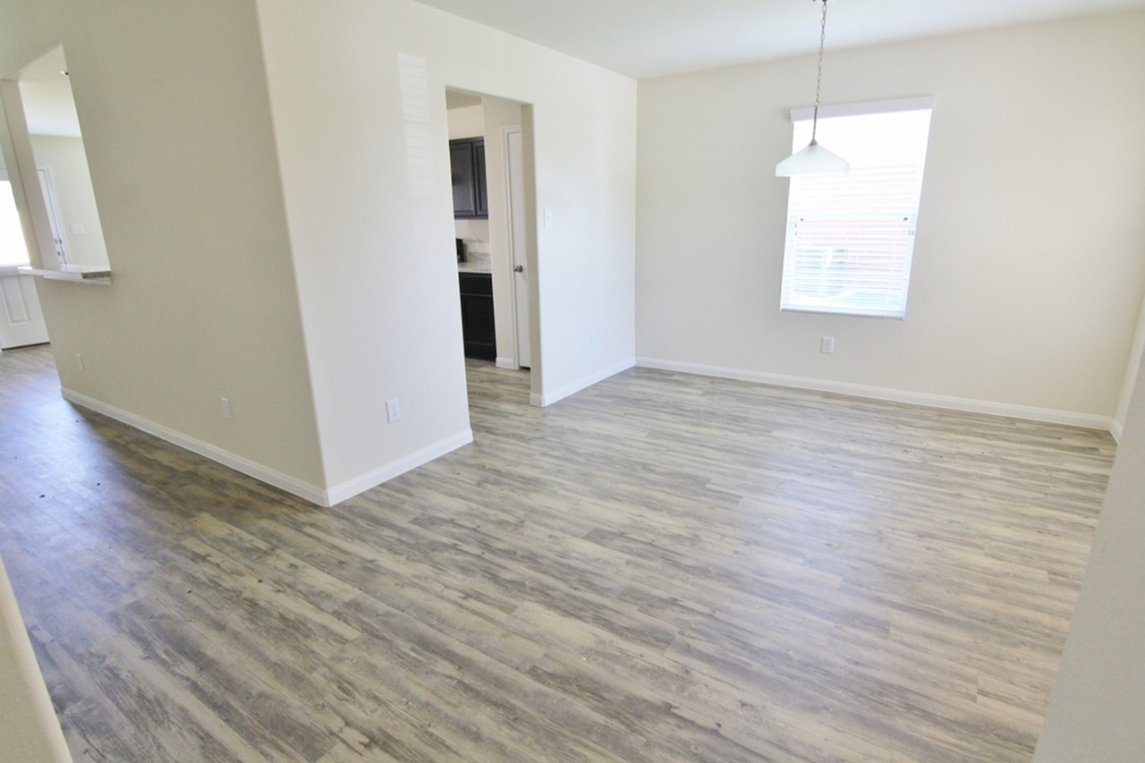 18 Leisure Shore Court Property Photo 8