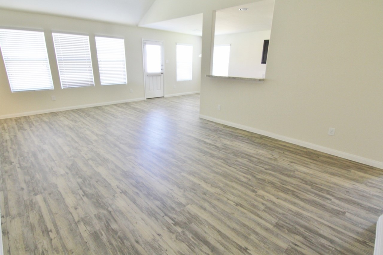 18 Leisure Shore Court Property Photo 9