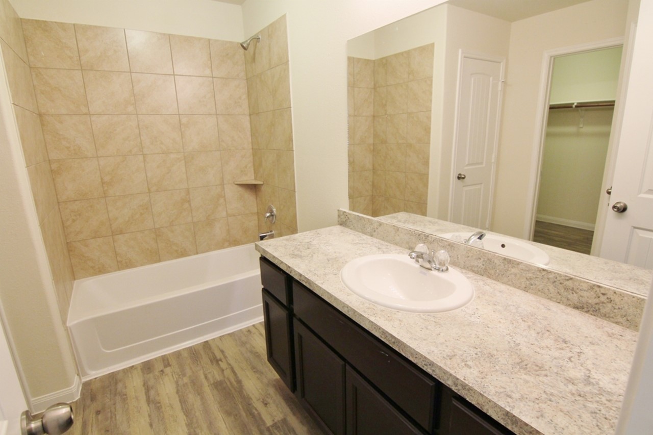 18 Leisure Shore Court Property Photo 11