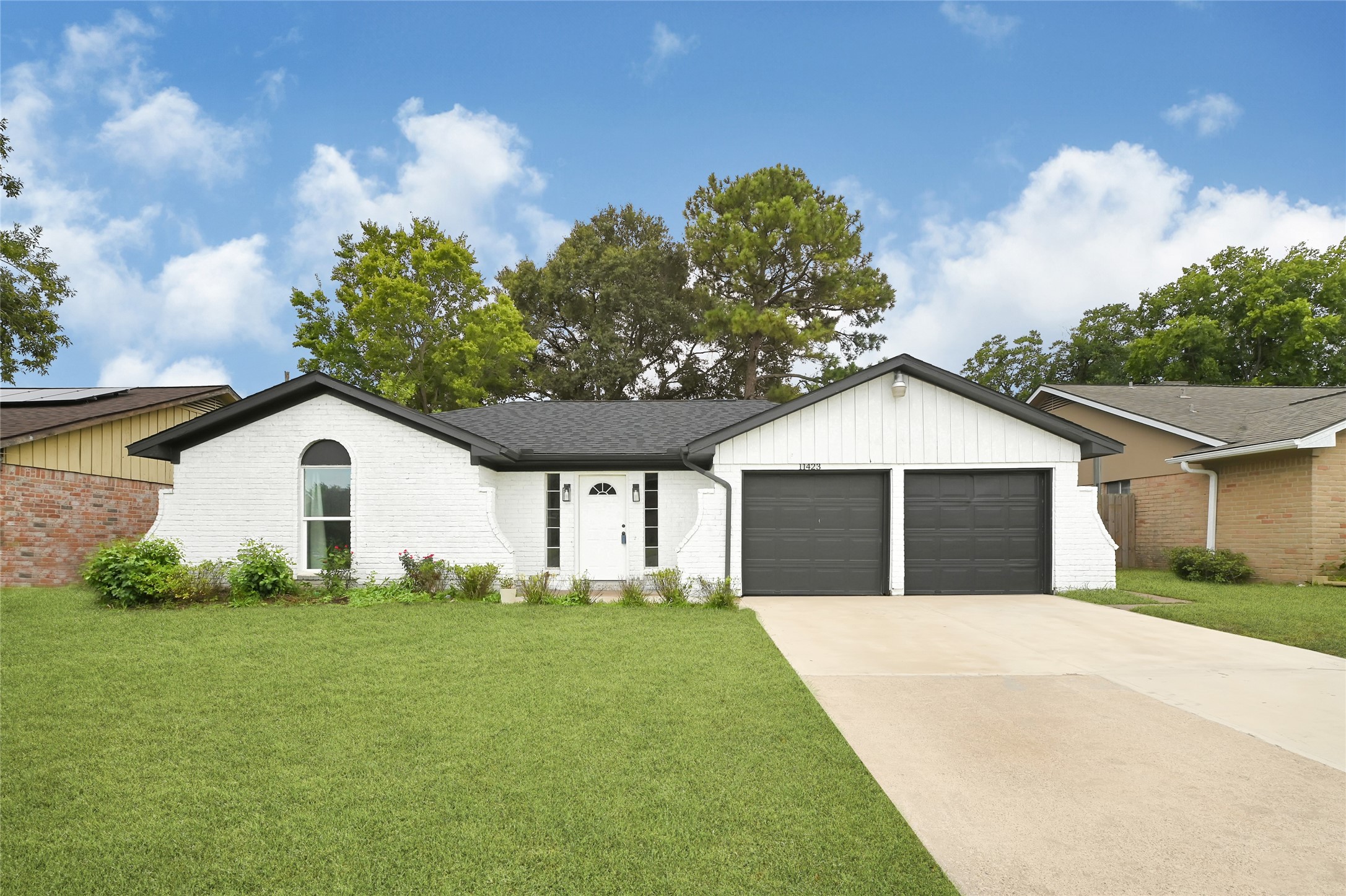 11423 Hazen Street Property Photo 1