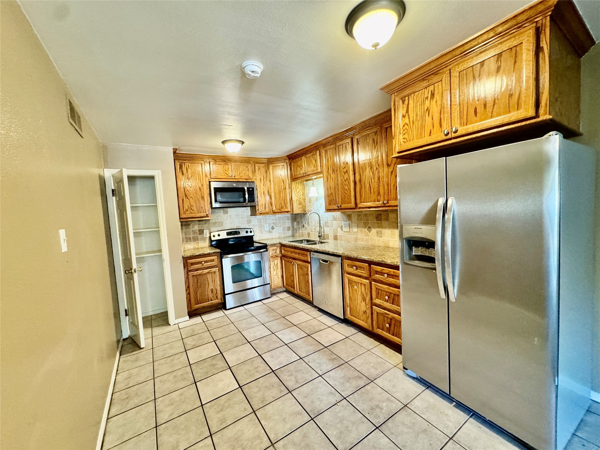 2201 N Grand Boulevard 8 Property Photo 5