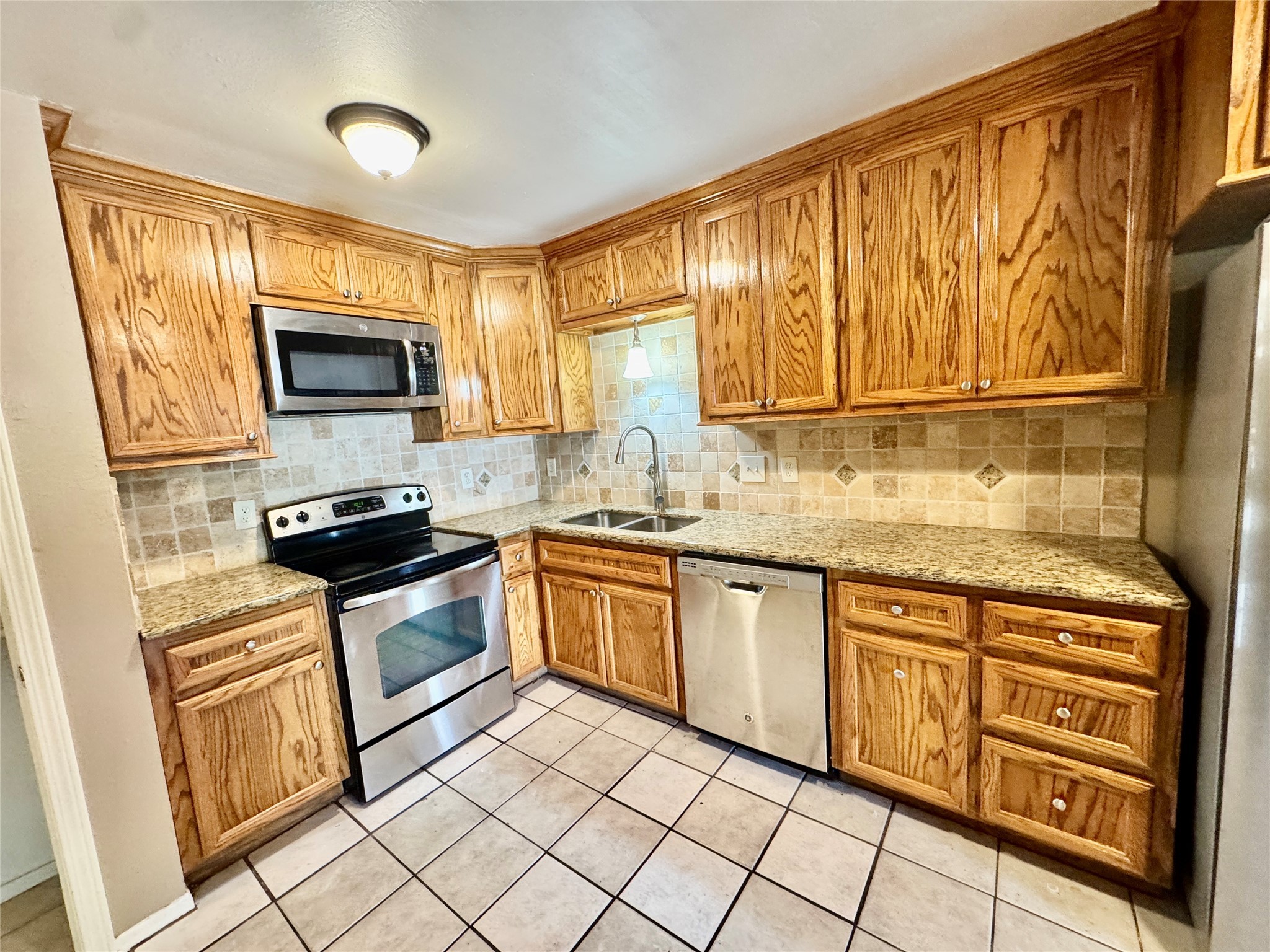 2201 N Grand Boulevard 8 Property Photo 6