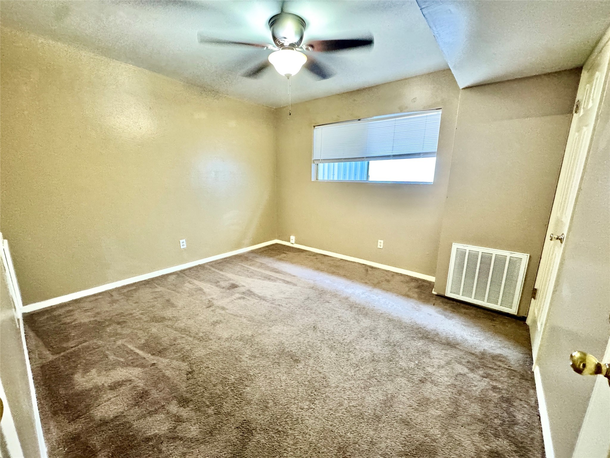 2201 N Grand Boulevard 8 Property Photo 9