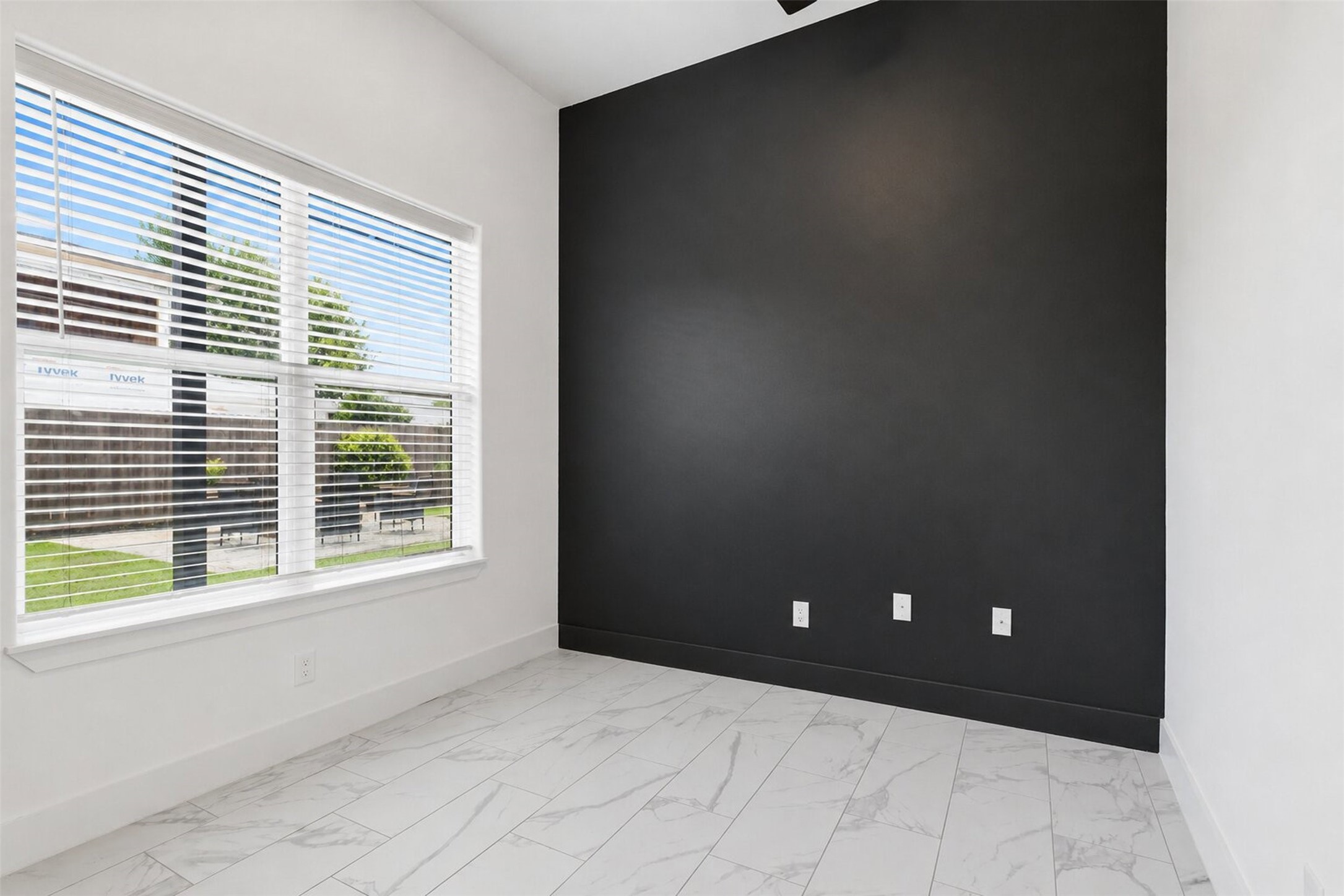 8006 Longridge Drive Property Photo 23