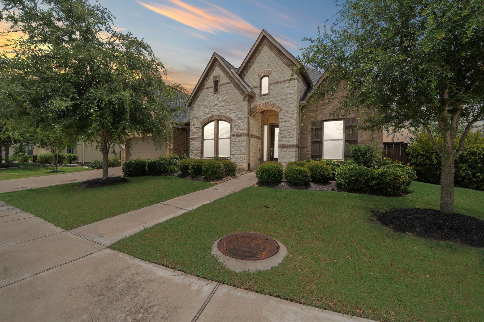 7004 S Savannah Run Property Photo 2