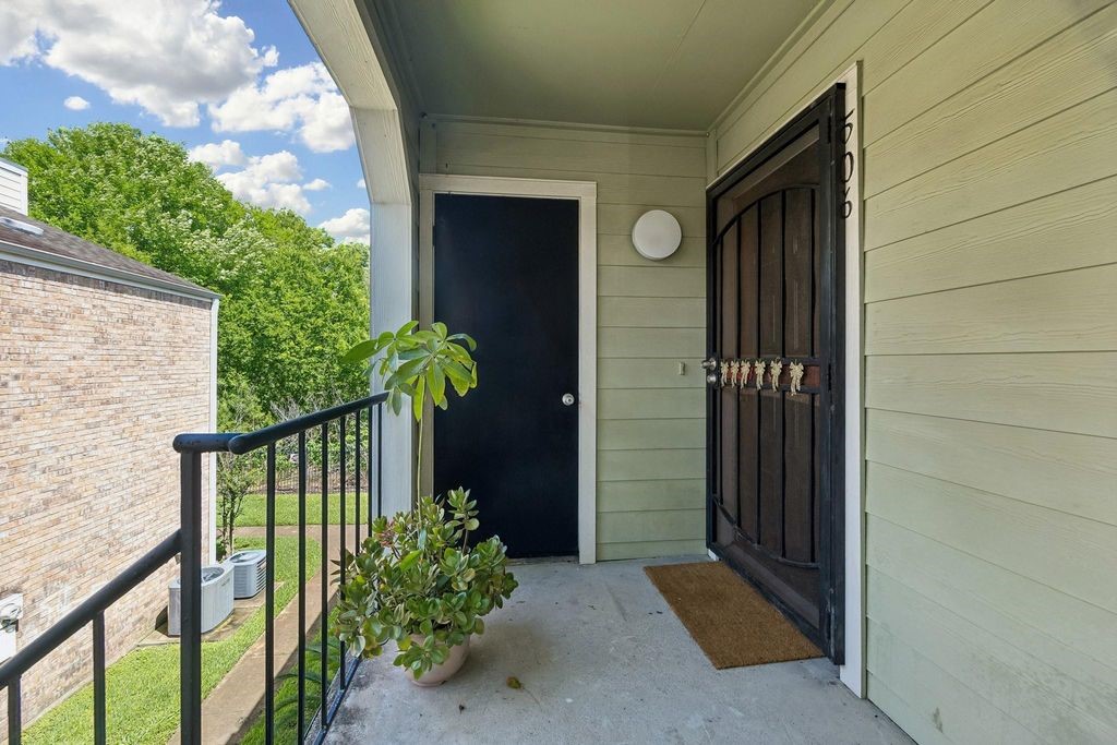 6602 Harbor Town Drive 506 Property Photo 7