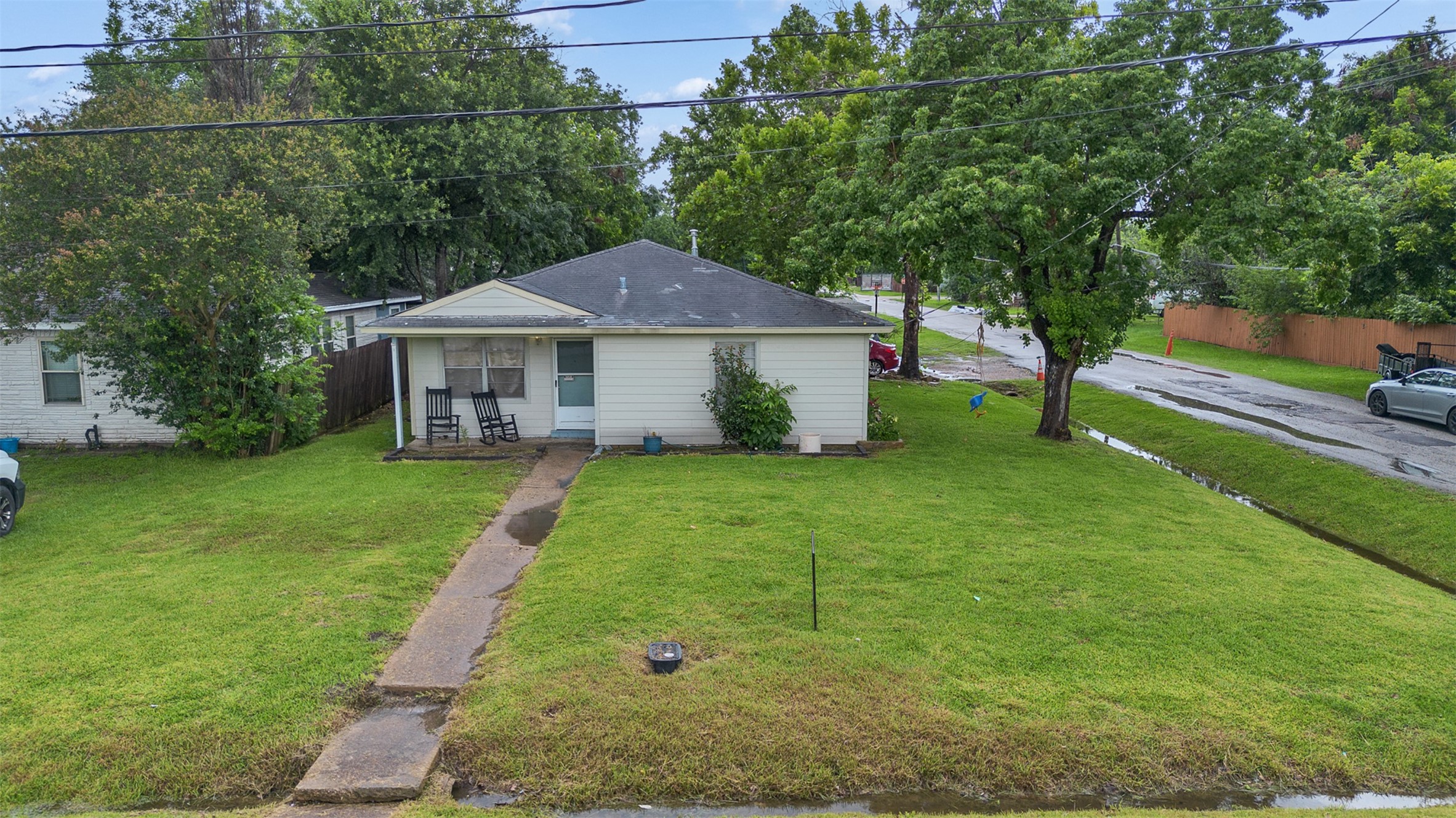815 Avenue G Property Photo 2