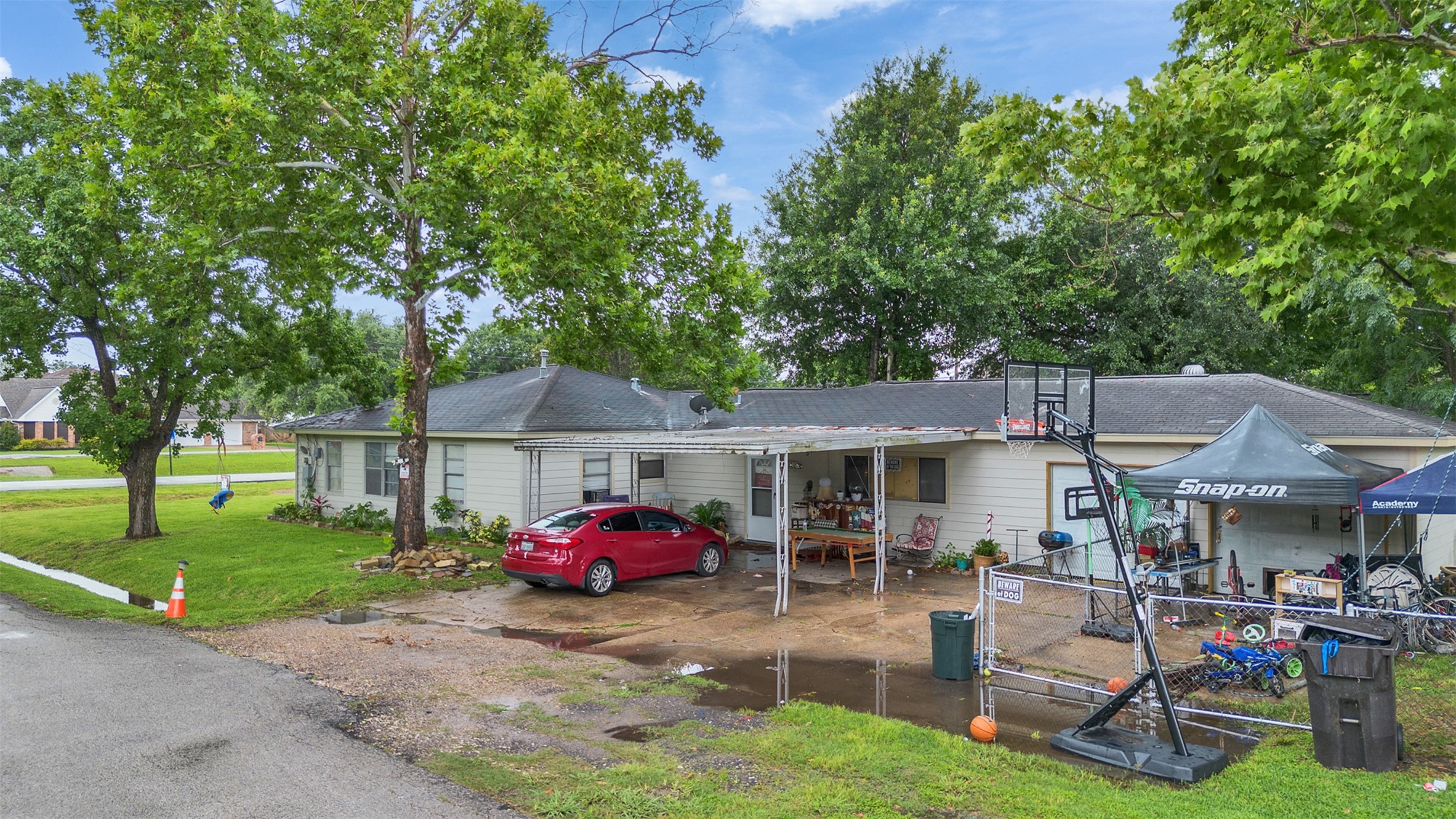 815 Avenue G Property Photo 3