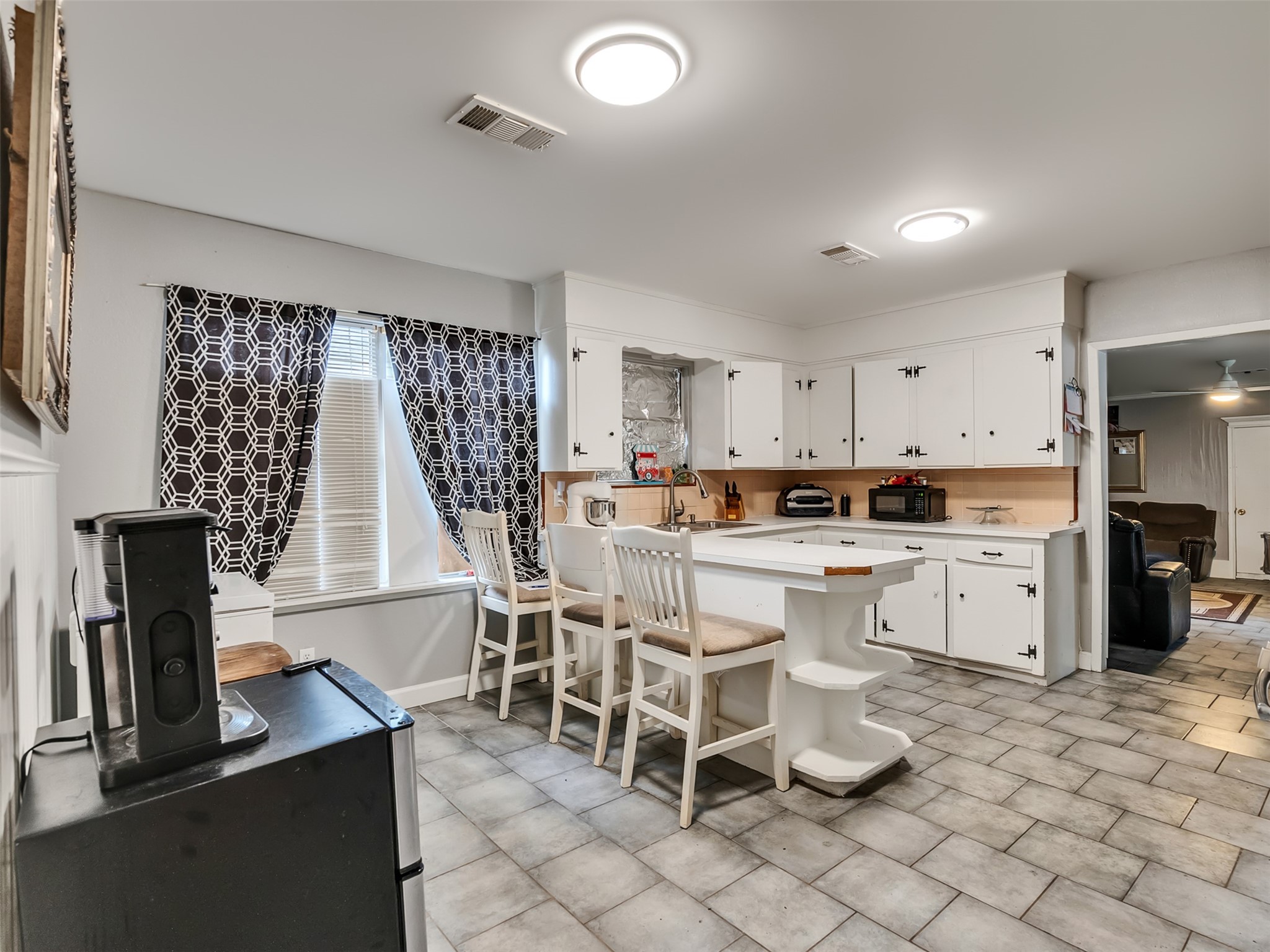 815 Avenue G Property Photo 13