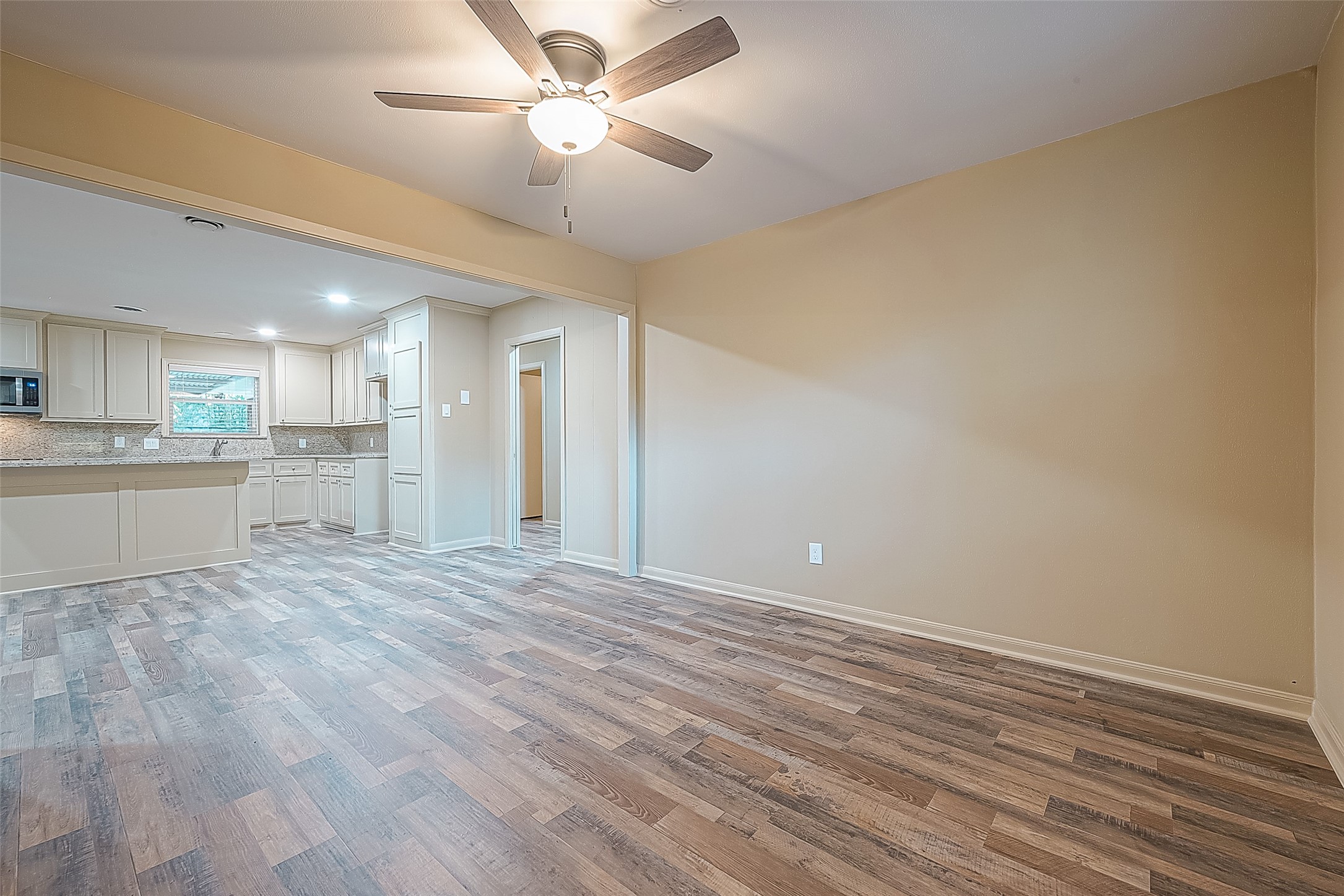 722 Venice Street Property Photo 12