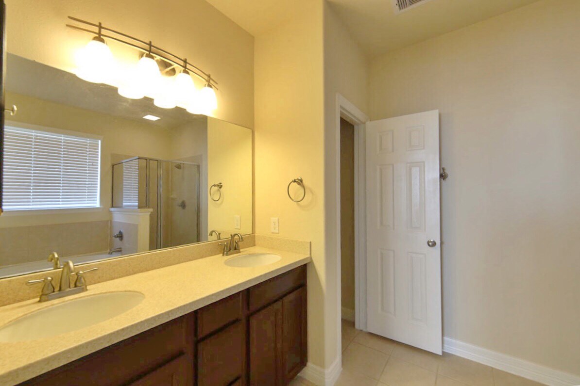 6307 Falling Briar Ln Property Photo 16