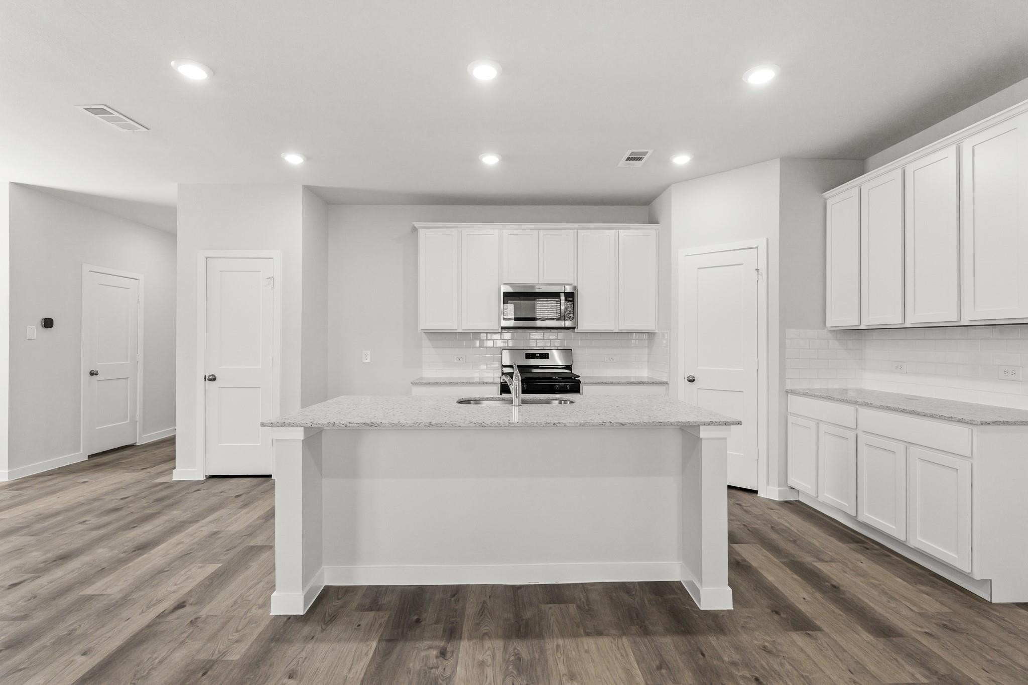 298 Brazen Forest Trl Property Photo 3