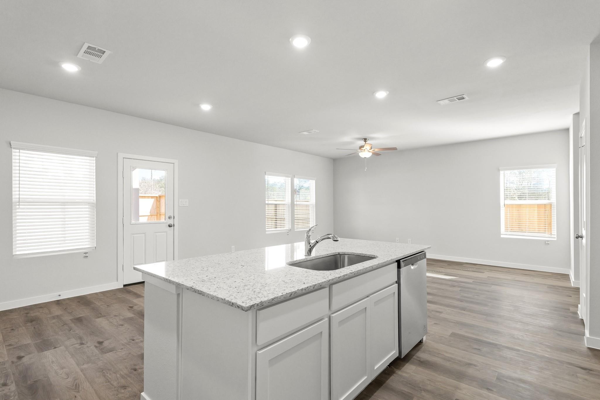 298 Brazen Forest Trl Property Photo 4