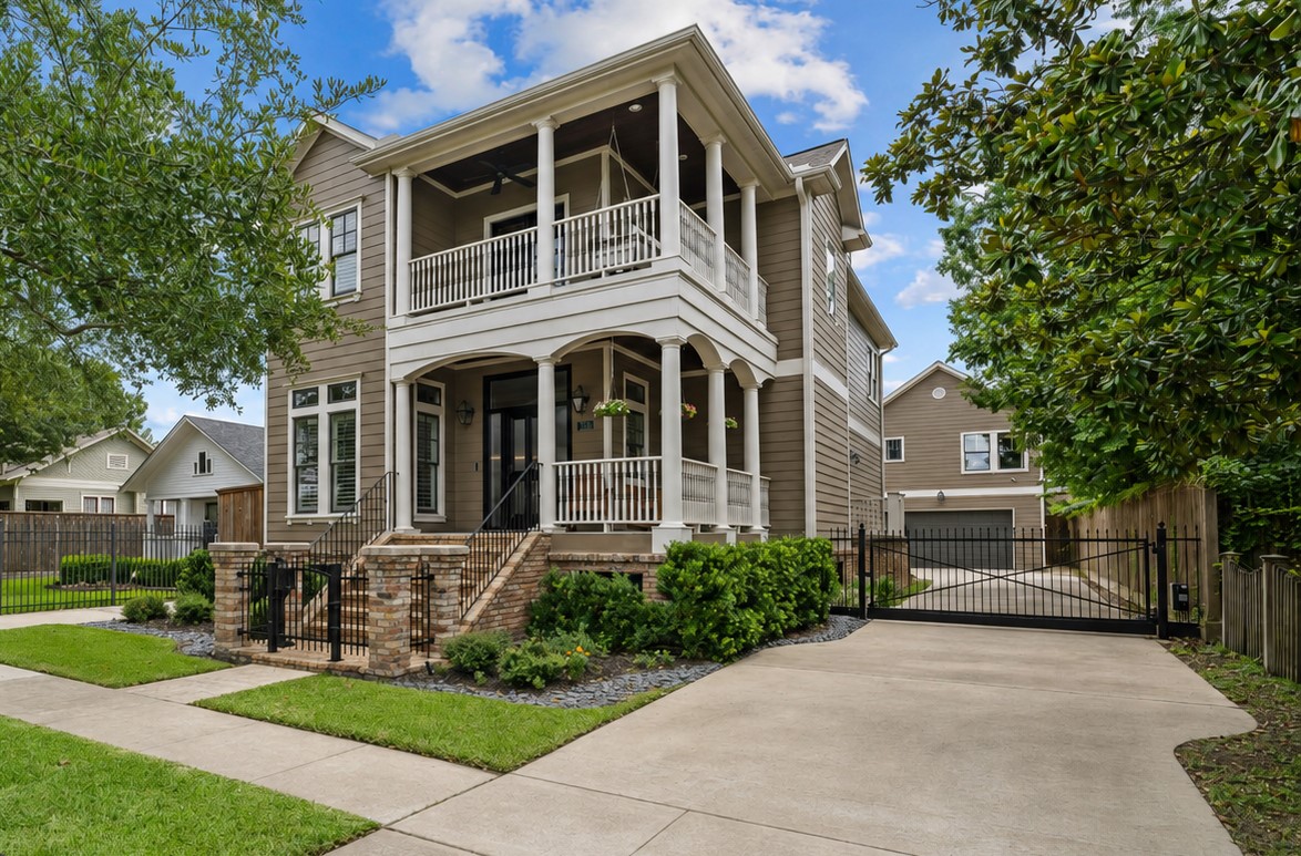 1838 Arlington Street Property Photo 1