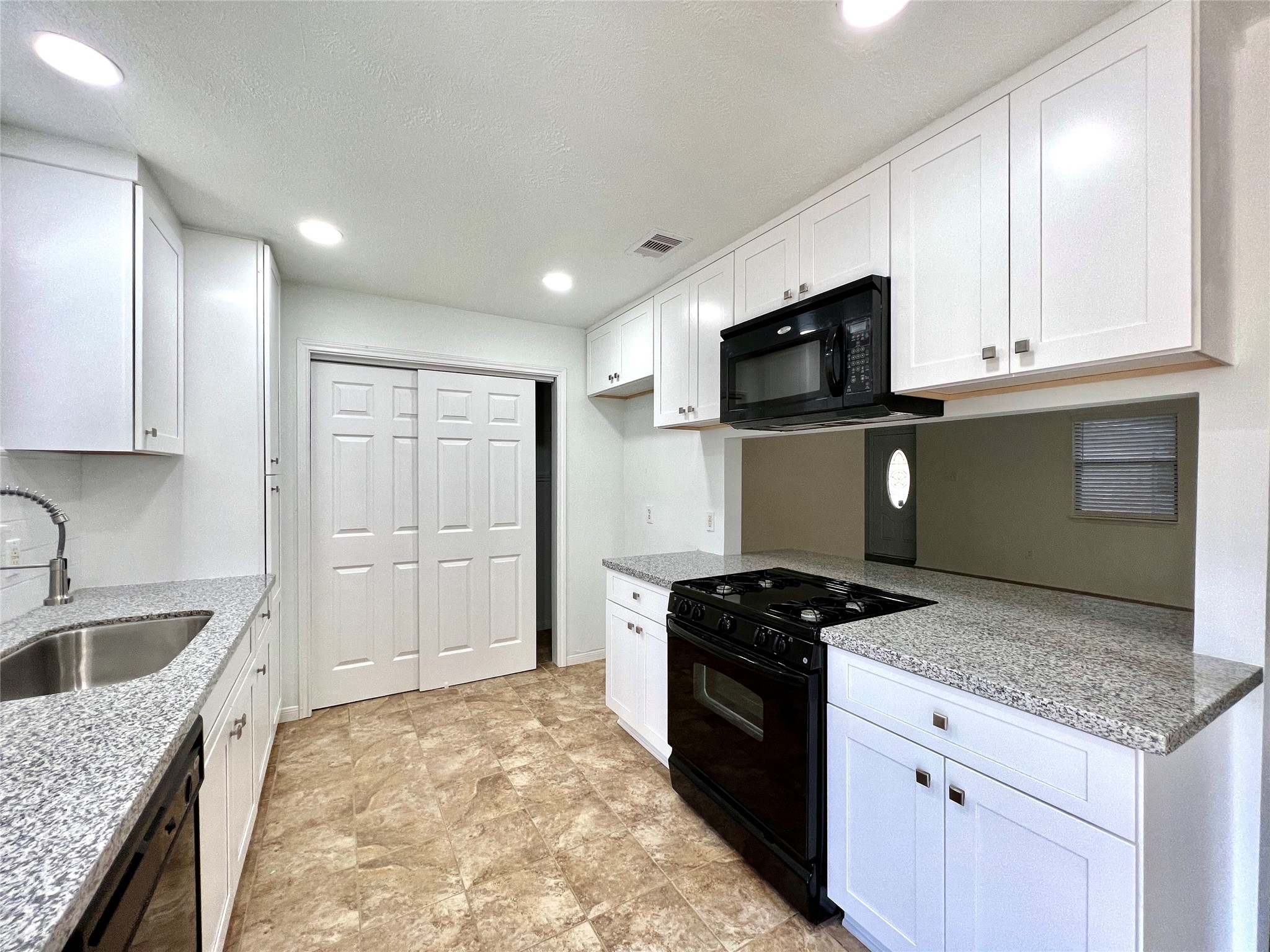 947 Grand Junction Drive Property Photo 12