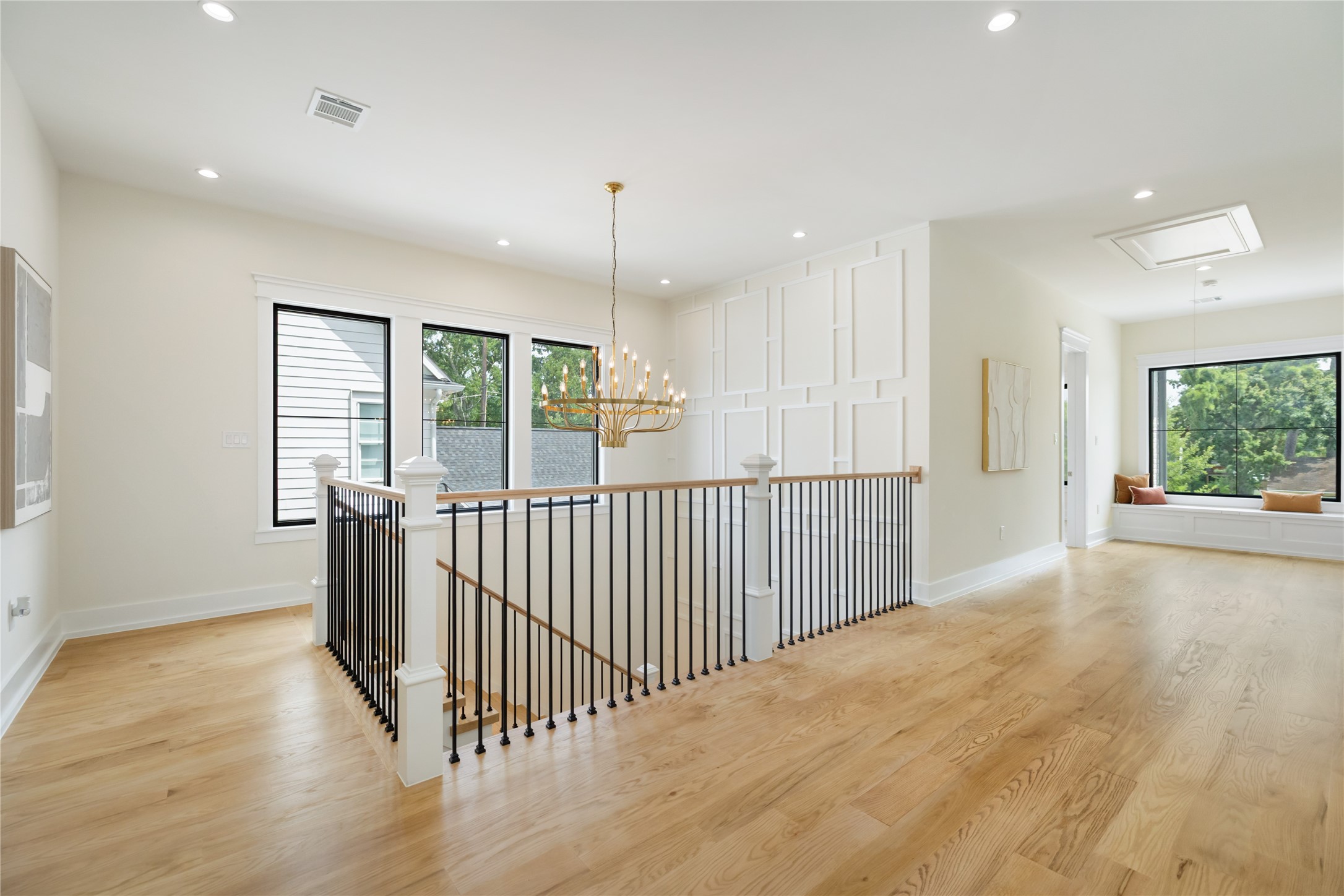 934 W 43rd Street Property Photo 16