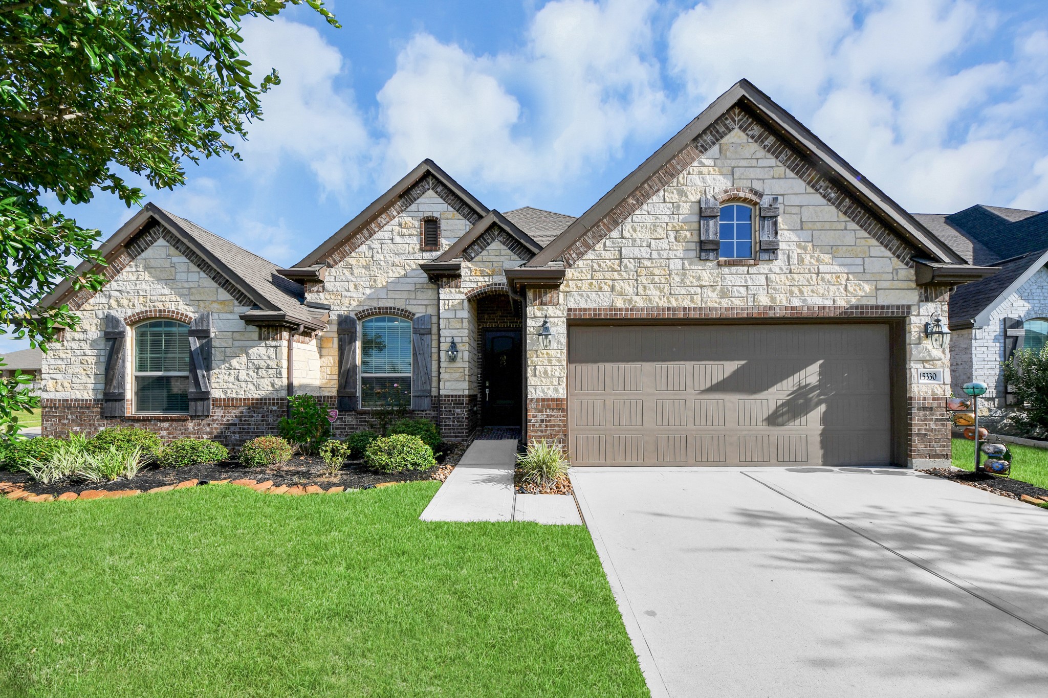 15330 Lancaster Falls Drive Property Photo 1