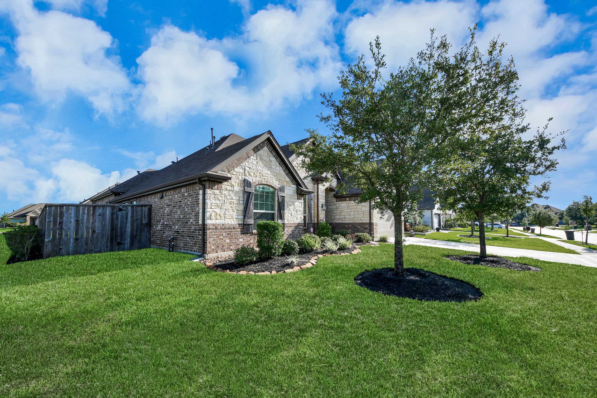 15330 Lancaster Falls Drive Property Photo 6