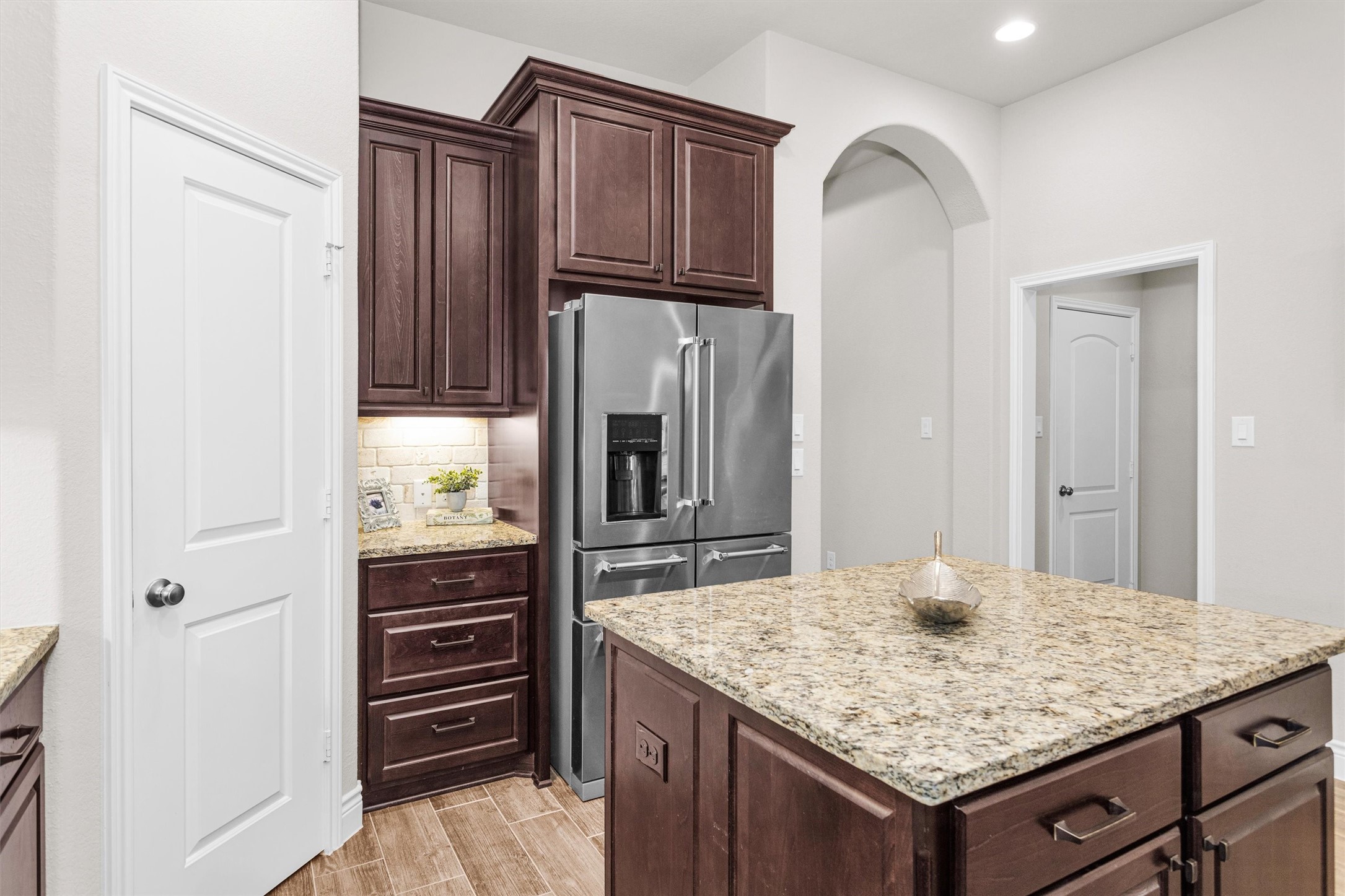 163 Greatwood Glen Drive Property Photo 15