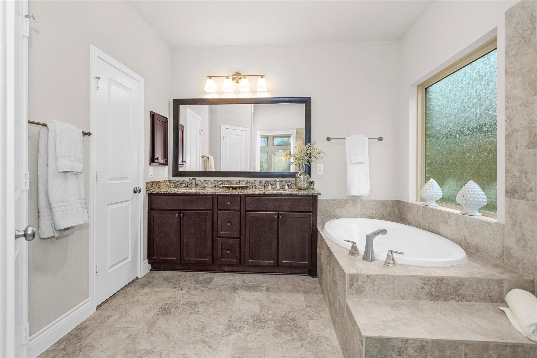 163 Greatwood Glen Drive Property Photo 23