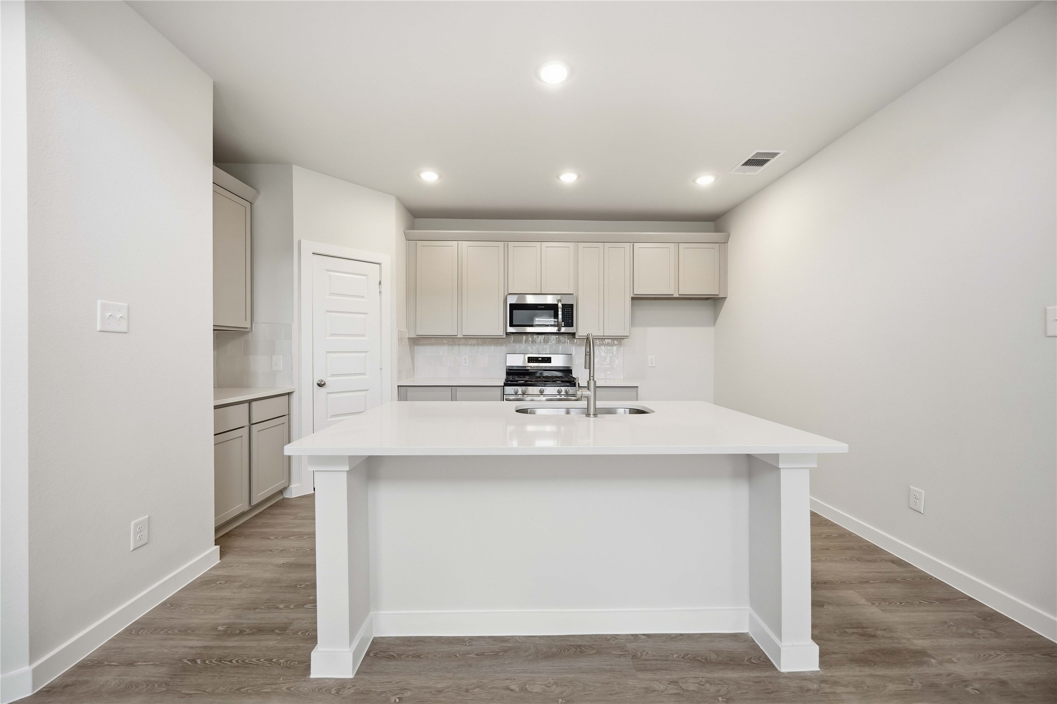 1218 Lilly Lane Property Photo 6