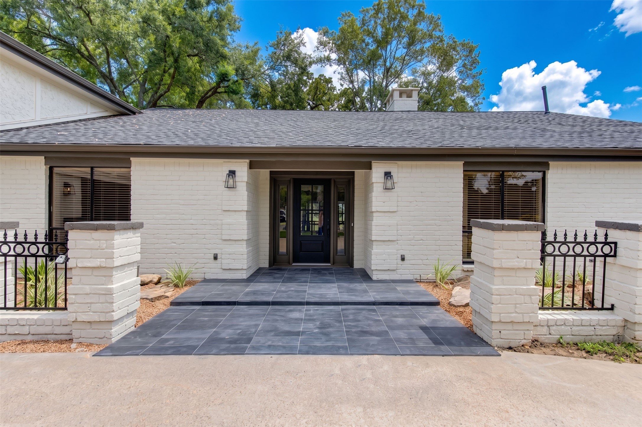 13222 Mission Valley Drive Property Photo 6