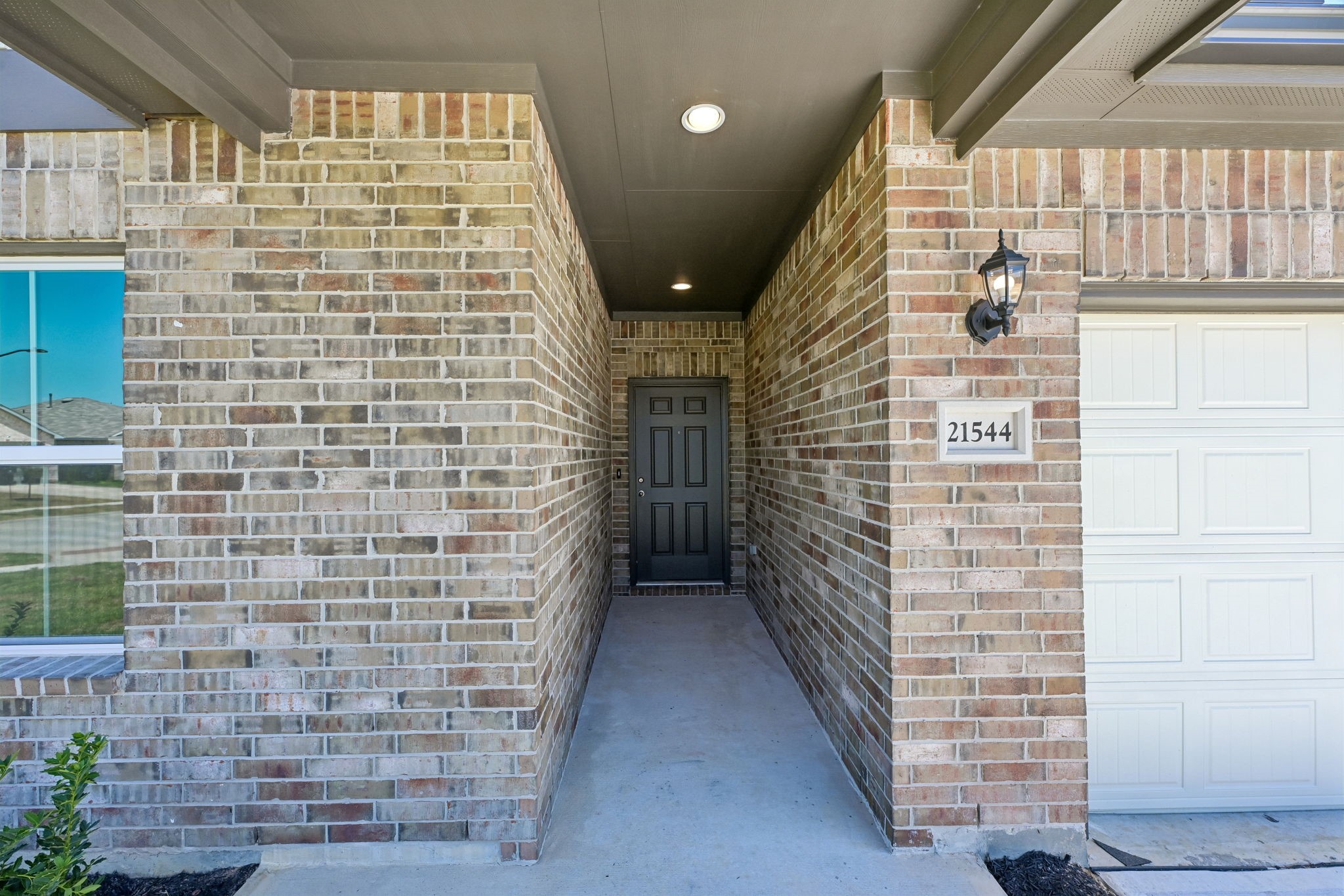 21544 Holbrook Drive Property Photo 3