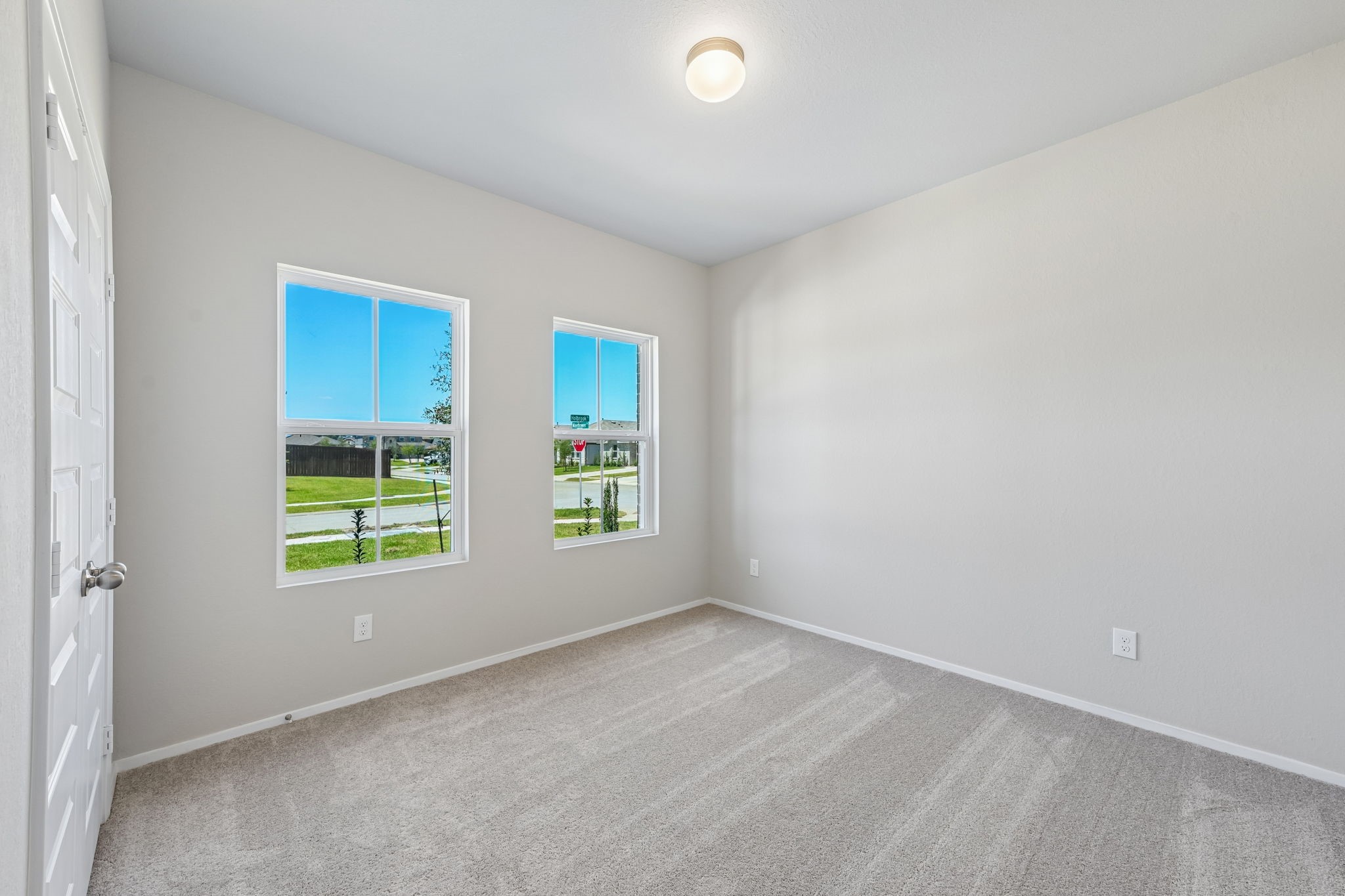 21544 Holbrook Drive Property Photo 4